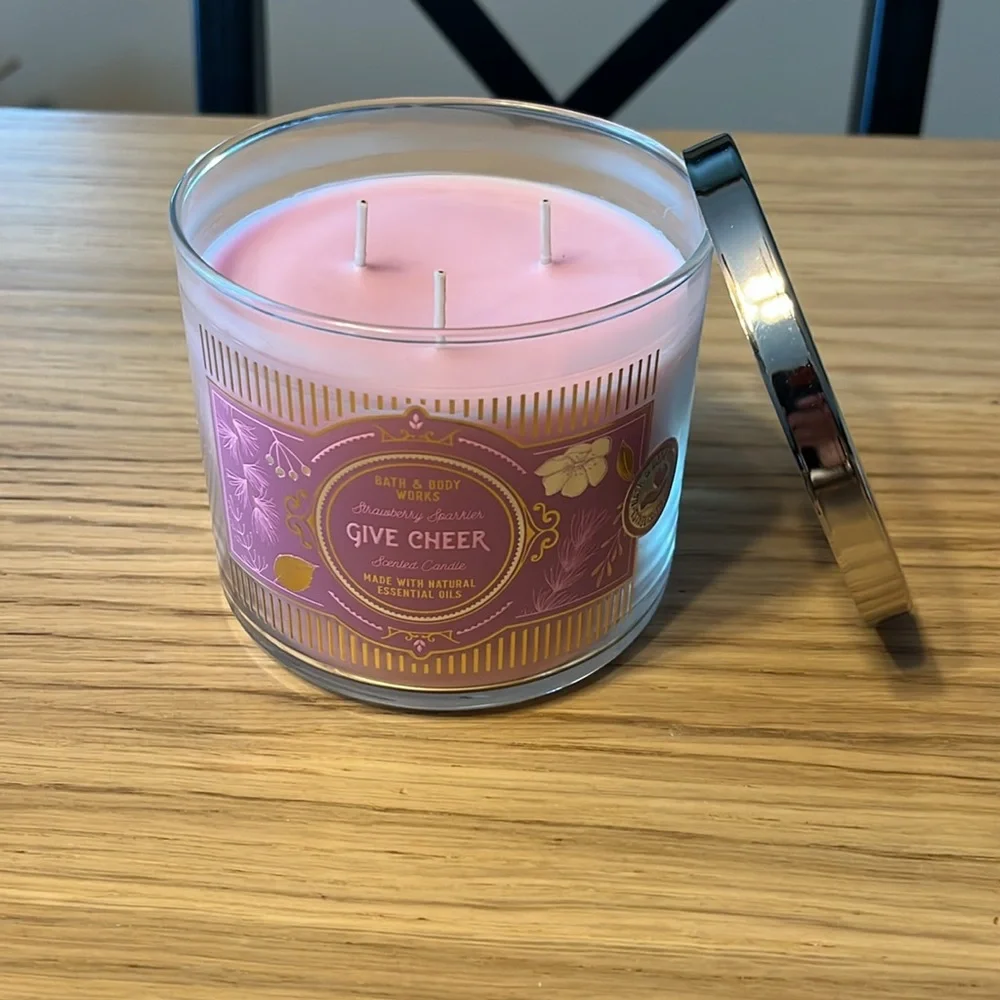 Bath & Body Works 3 Wick Candle. Strawberry Sparkler.
